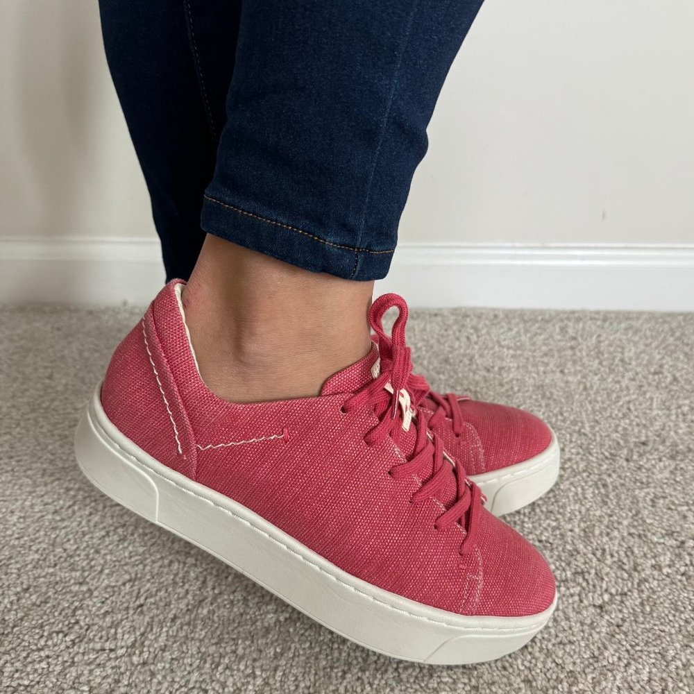 Naked Feet  Sneakers - Helio - Ruby   New Without Box